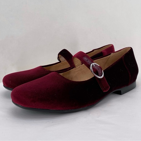 Naturalizer maroon velour Mary Janes - Picture 1 of 9